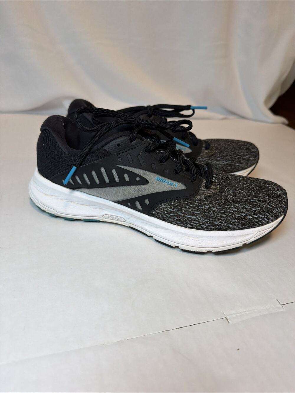 Brooks Range 2 Women Black Blue Athletic Running Sneaker 1203621B081 Size 9 B US
